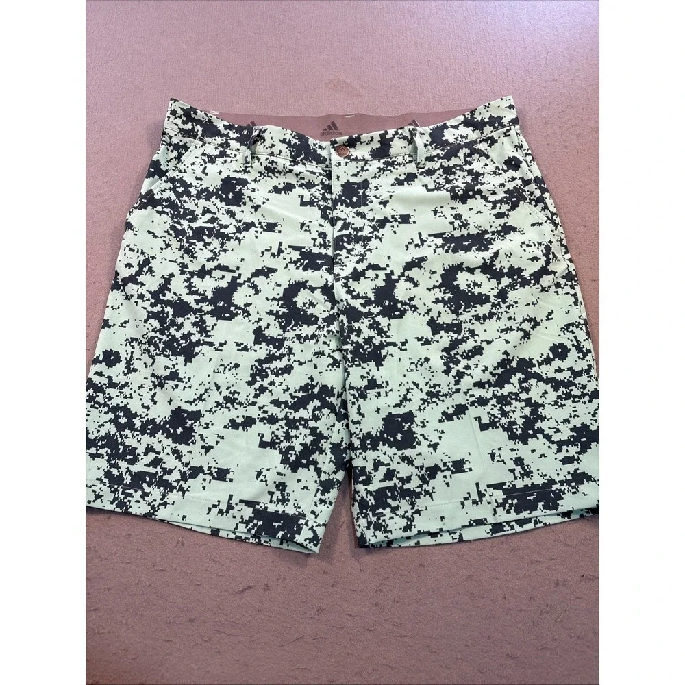 Adidas  Golf Shorts MENS 34 Climalite  Green DIGITAL CAMO  PERFORMANCE